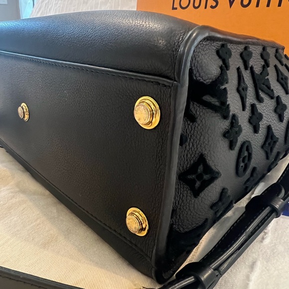 LOUIS VUITTON On My Side MM - Black - Picture 6 of 14